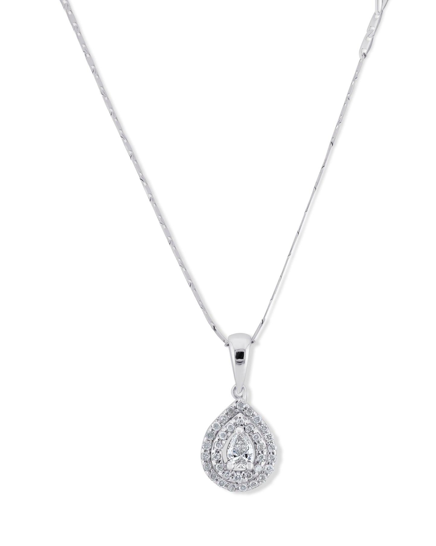 AMORE- Timeless Oval Necklace